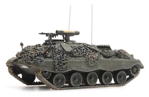 AR6160007: Kant en Klaar: Jaguar 1  Combat Ready Gelboliv  BW - 1:160