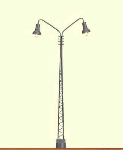 BR84019: H0 - Dubbele traliewerk lantaarn met LED en steeksokkel, H=120 mm