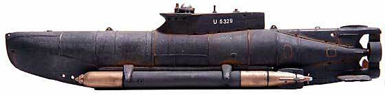 AR38712: Kant en Klaar: Klein U-Boot - Seehund + torpedos - 1:87