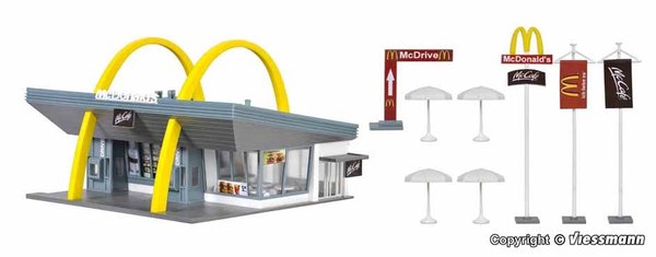 VO43634: H0 - McDonalds met McDrive (175 x 160 x 100 mm)