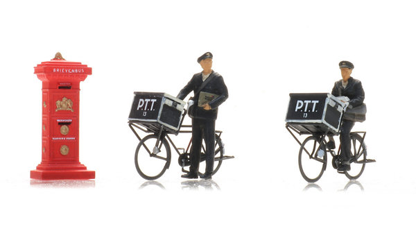 AR5870052:  Kant-en-Klaar: Postbodes op fiets met postbus (2x) - 1:87